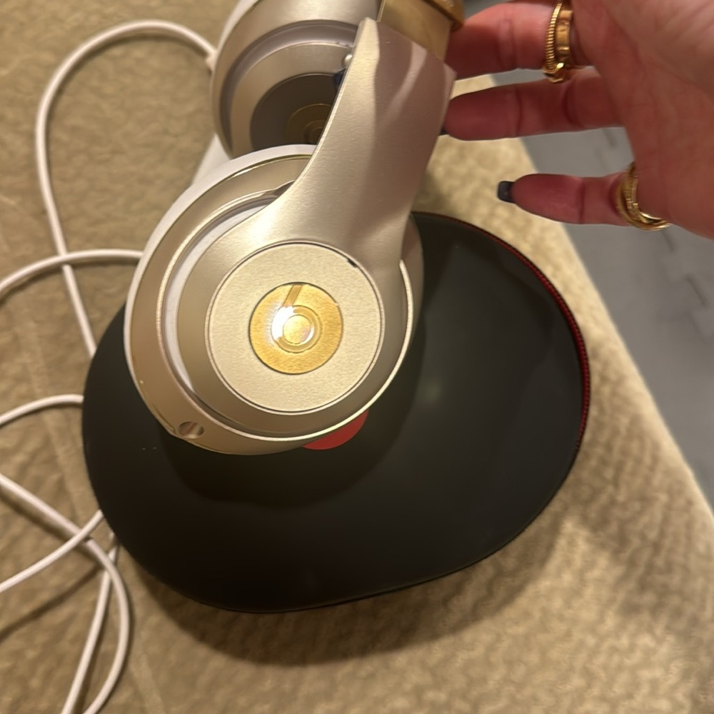 Beats Dr. Dre headphones - Picture 3 of 6